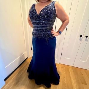 Mermaid V-neck Floor-Length Evening Dress With Beading Sequins